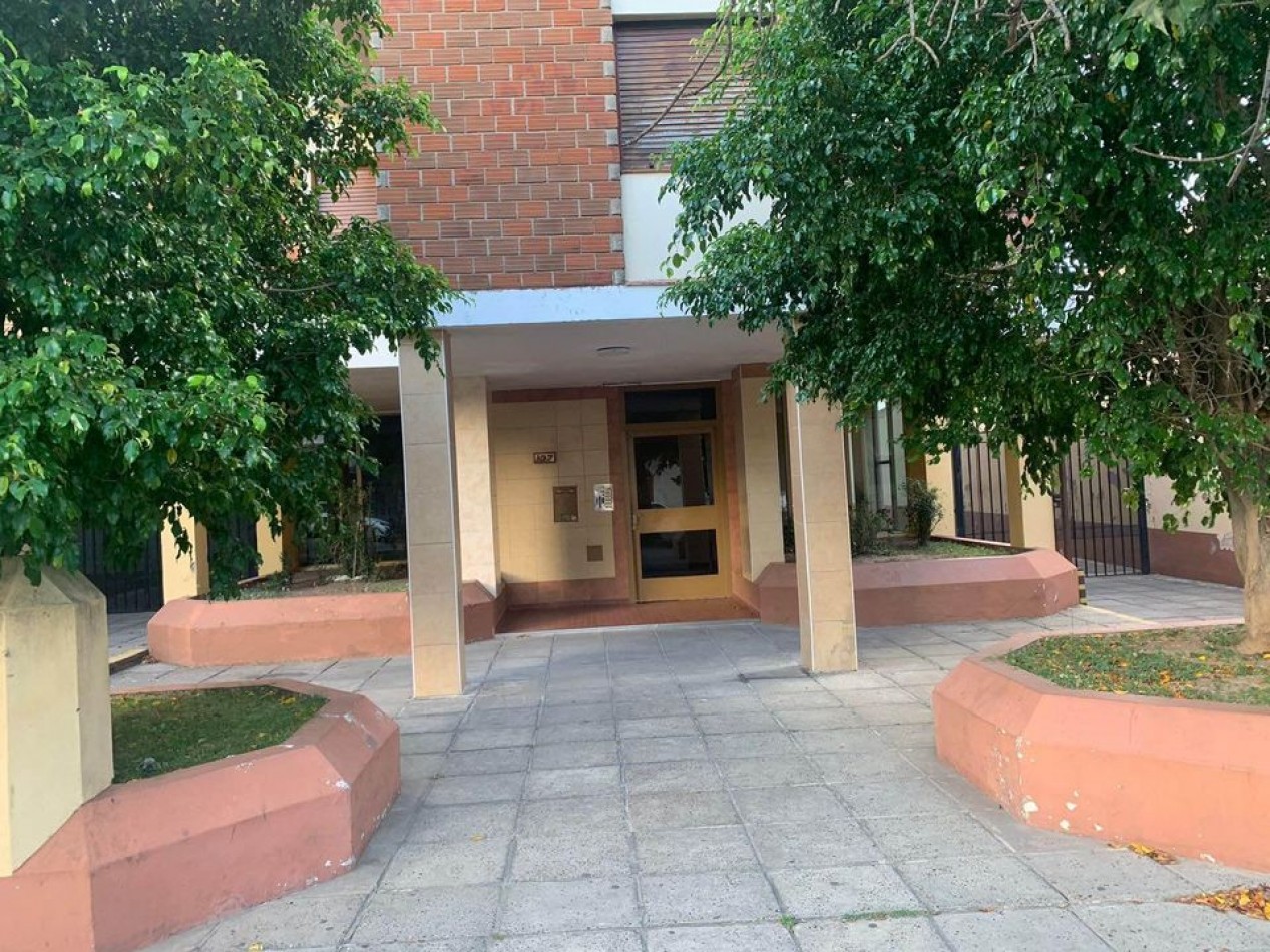 DEPARTAMENTO AMOBLADO EN VENTA ZONA PARQUE