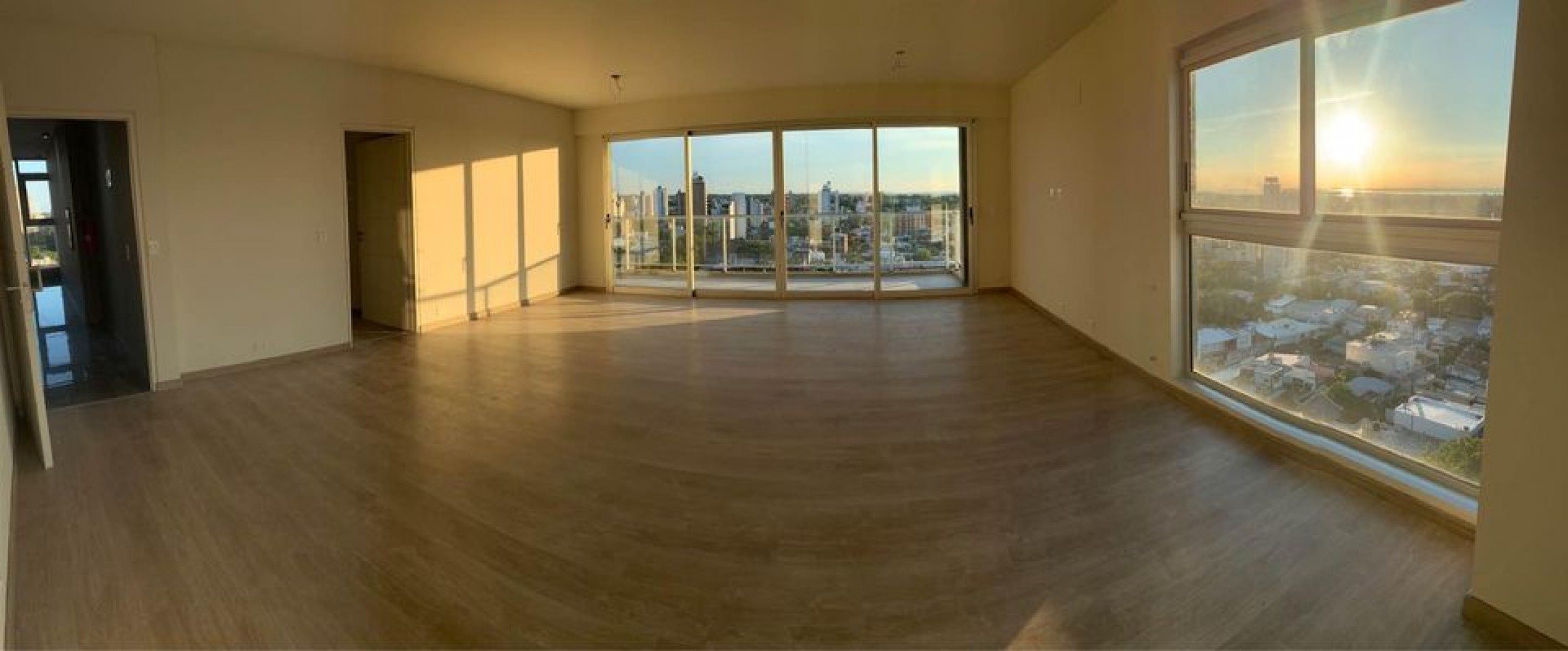 Excelente Semipiso de 160m2 en zona parque. 