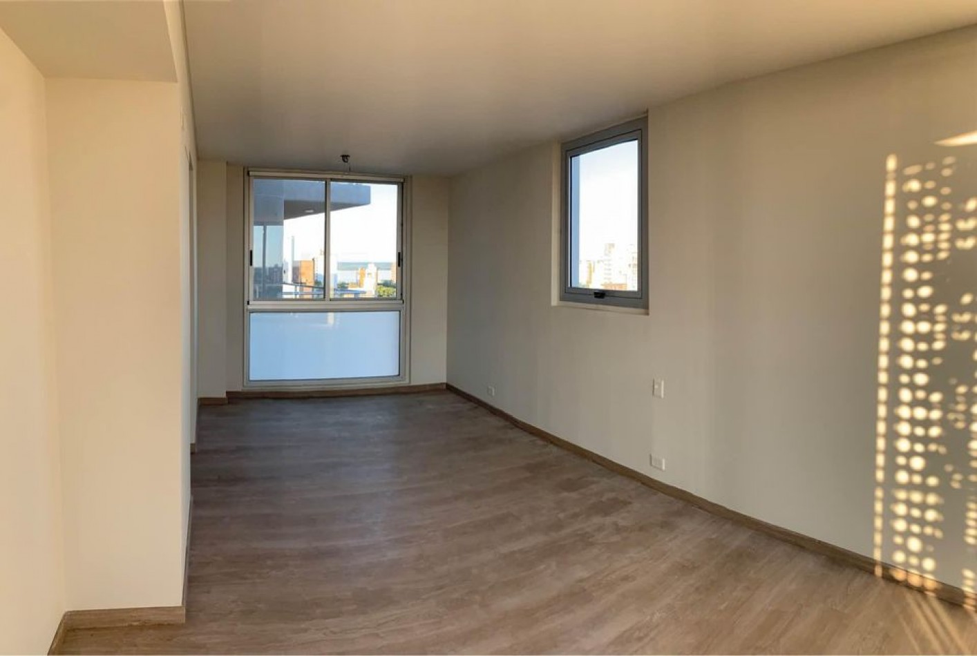 Excelente Semipiso de 160m2 en zona parque. 