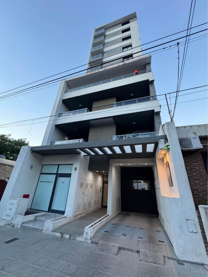 SE VENDE DEPARTAMENTO CON COCHERA CALLE URQUIZA