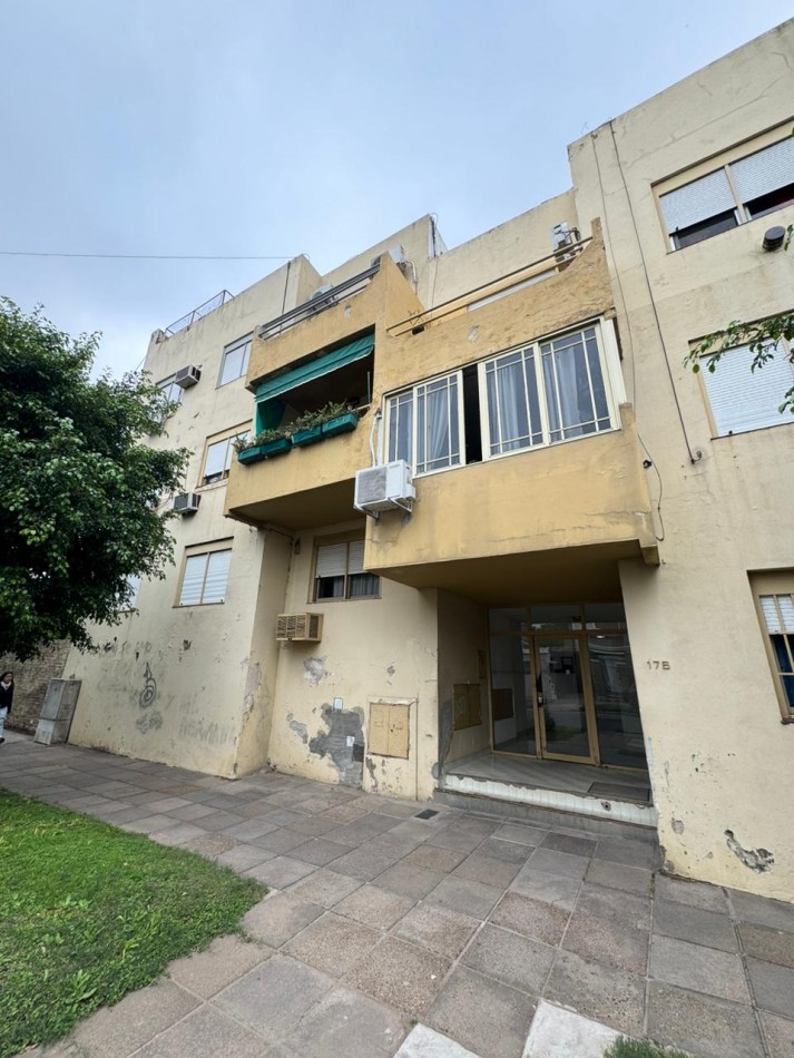 SE VENDE DEPARTAMENTO 3 DORMITORIOS Y COCHERA