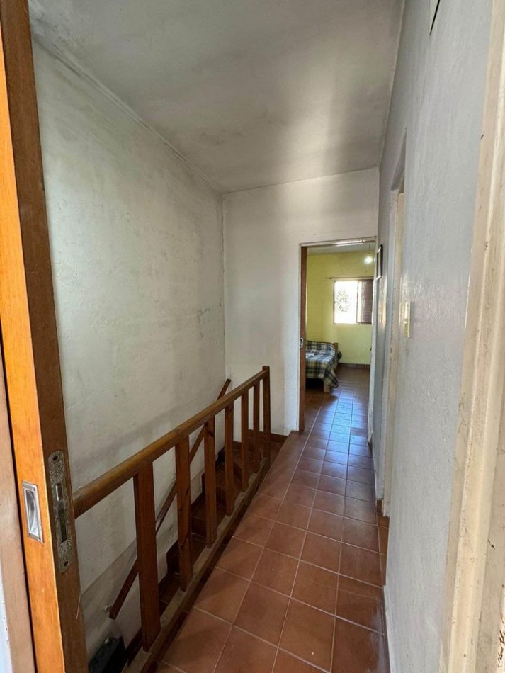 Duplex ubicado en calle Candiotti y Ramirez.