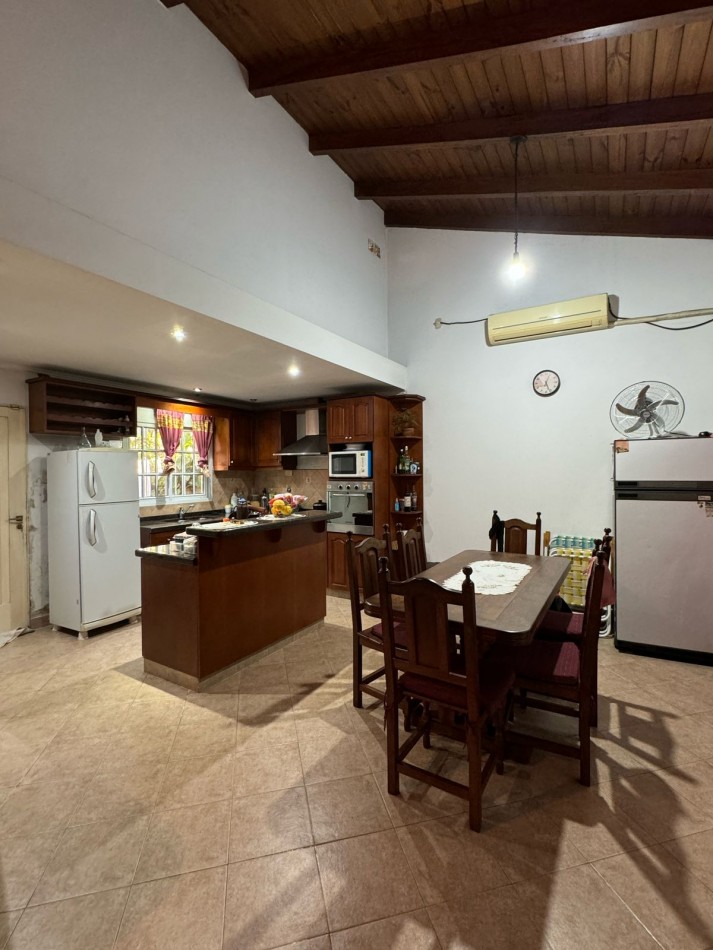 MUY LINDA CASA EN VENTA ZONA ARTIGAS Y O HIGGINS