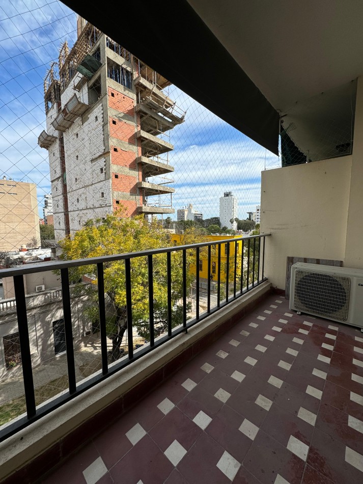 SEMIPISO EN VENTA CALLE CORDOBA Y MALVINAS.