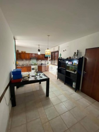 SE VENDE DEPARTAMENTO 2 DORMITORIOS CON COCHERA ZONA PARQUE (ALAMEDA Y CATAMARCA)