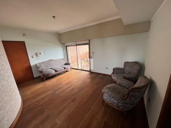 Exclusivo semipiso en venta, zona Parque, con hermosa vista hacia el rio.